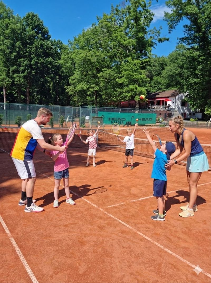 Tennis Action 4 Hover